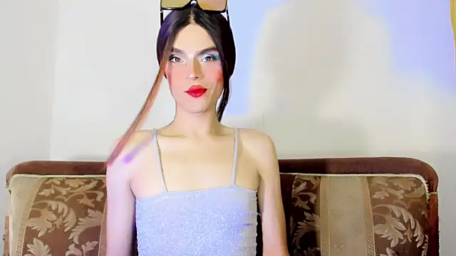 Snapshot of TatiGil chatting on 4, 10, 2025 TatiGil online show from 4, 10, 2025