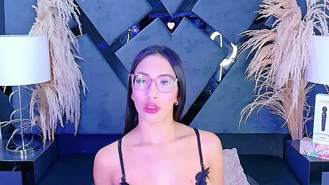 KylieWhite online show from 7, 11, 2025