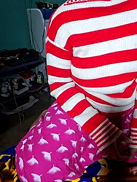 Snapshot of hotbaby_5 chatting on 8, 1, 2025 hotbaby 5 online show from 8, 1, 2025