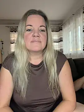 Snapshot of w12er chatting on 19, 7, 2026 w12er online show from 19, 7, 2026