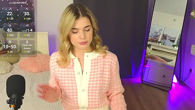 Snapshot of adrianawow1 chatting on 8, 3, 2025 adrianawow1 online show from 8, 3, 2025