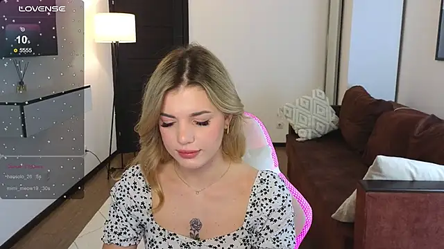 Snapshot of adrianawow1 chatting on 14, 3, 2025 adrianawow1 online show from 14, 3, 2025