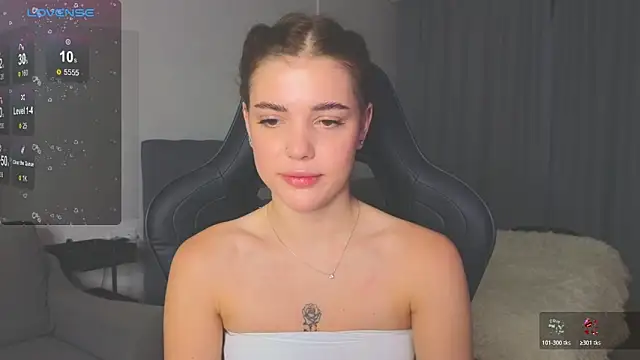 Snapshot of adrianawow1 chatting on 19, 10, 2025 adrianawow1 online show from 19, 10, 2025