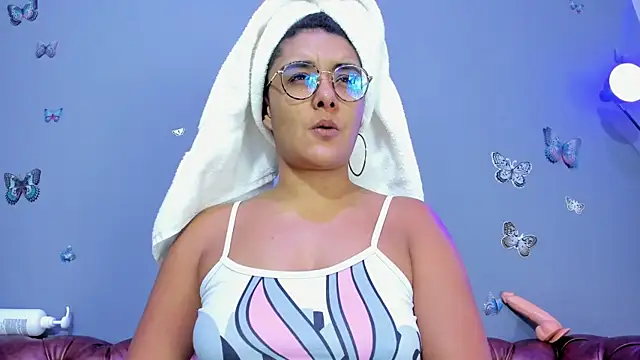 Kaira mosse online show from 4, 12, 2025