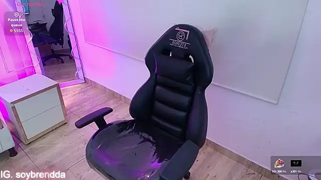 Snapshot of Brendda_tay chatting on 24, 9, 2025 Brendda tay online show from 24, 9, 2025