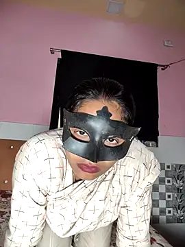 Shivani Mumbai85 online show from 2, 3, 2025