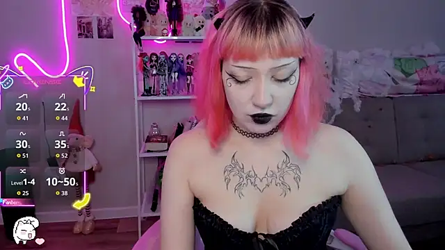 Snapshot of SweetieMollyy chatting on 27, 10, 2025 SweetieMollyy online show from 27, 10, 2025