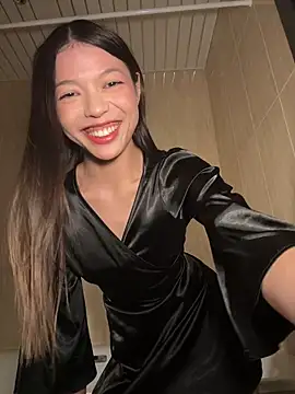 Snapshot of DesiredHoney chatting on 8, 12, 2024 DesiredHoney online show from 8, 12, 2024