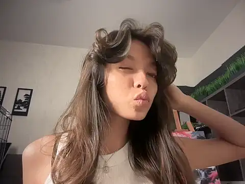 Snapshot of DesiredHoney chatting on 27, 9, 2025 DesiredHoney online show from 27, 9, 2025