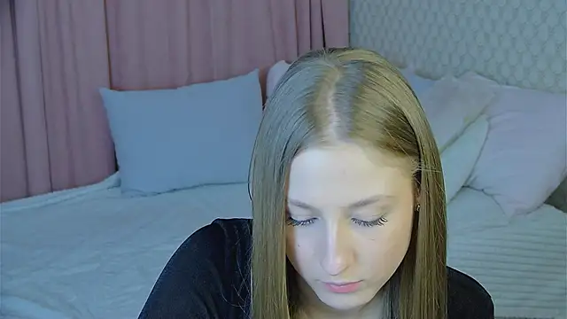 BritneyCruze online show from 27, 2, 2025