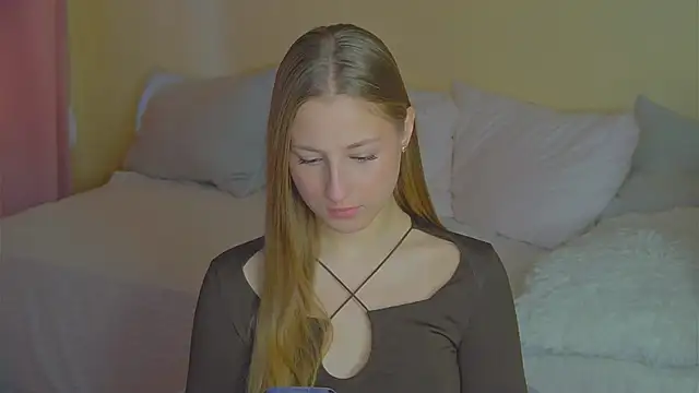 BritneyCruze online show from 18, 11, 2025