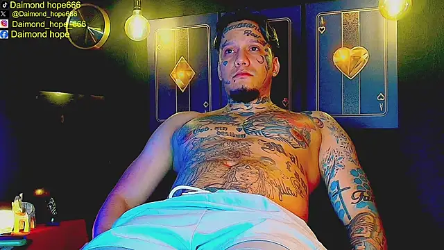 Snapshot of daimond_hope666 chatting on 17, 12, 2025 daimond hope666 online show from 17, 12, 2025