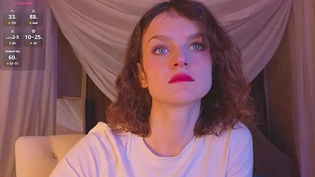 Snapshot of Soo_dreamy chatting on 4, 12, 2025 Soo dreamy online show from 4, 12, 2025