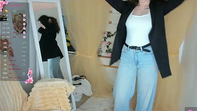 Snapshot of Bella_XO chatting on 13, 5, 2026 Bella XO online show from 13, 5, 2026
