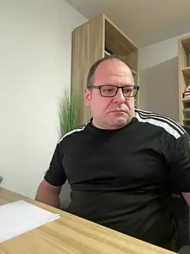 Snapshot of coupleLatinaLovers chatting on 23, 1, 2025 coupleLatinaLovers online show from 23, 1, 2025