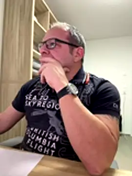 coupleLatinaLovers online show from 27, 11, 2025