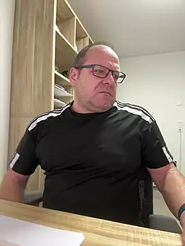 coupleLatinaLovers online show from 3, 2, 2026