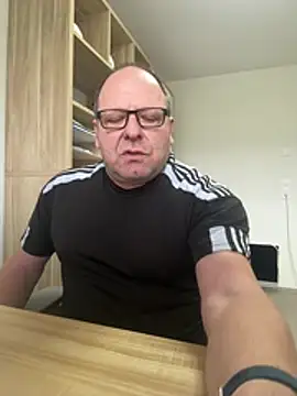 coupleLatinaLovers online show from 20, 2, 2026