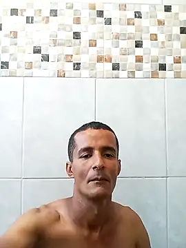 Snapshot of morenogato100 chatting on 6, 10, 2025 morenogato100 online show from 6, 10, 2025