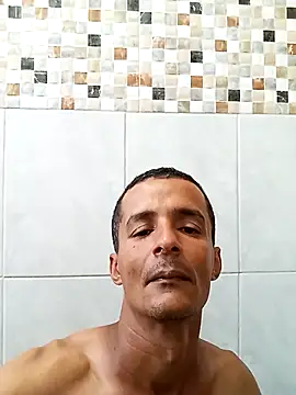 Snapshot of morenogato100 chatting on 8, 10, 2025 morenogato100 online show from 8, 10, 2025