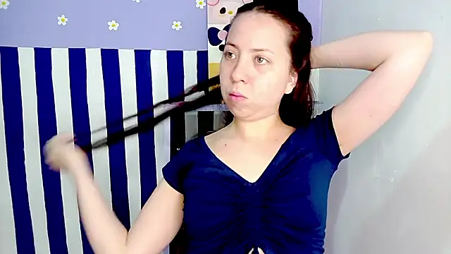 PetiteIvoryQueen19 online show from 14, 4, 2026