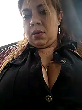 Laura-Hernandez online show from 4, 3, 2025