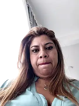 Snapshot of Laura-Hernandez chatting on 24, 6, 2026 Laura-Hernandez online show from 24, 6, 2026