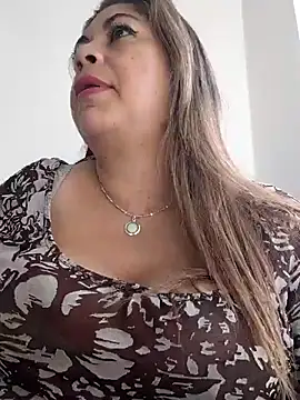 Snapshot of Laura-Hernandez chatting on 17, 7, 2026 Laura-Hernandez online show from 17, 7, 2026