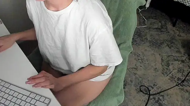 bigb00tyjudyyX online show from 4, 4, 2026