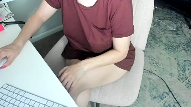 bigb00tyjudyyX online show from 19, 5, 2026