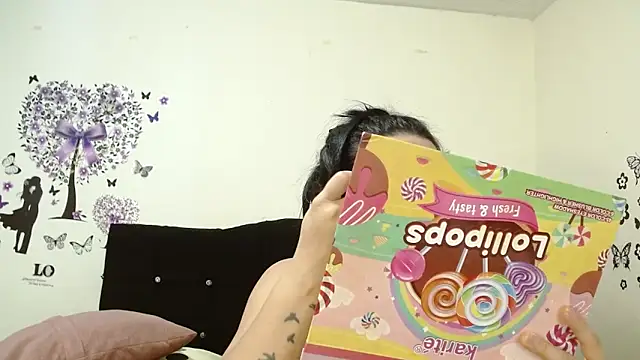 Snapshot of jeff_and_jade chatting on 1, 10, 2025 jeff and jade online show from 1, 10, 2025