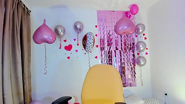 Snapshot of Maia_W10 chatting on 13, 2, 2025 Maia W10 online show from 13, 2, 2025