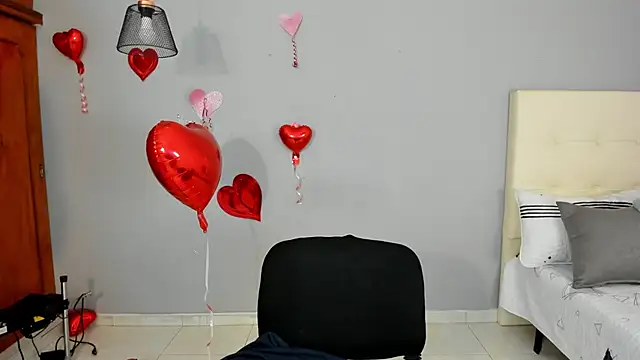 Snapshot of Maia_W10 chatting on 19, 2, 2025 Maia W10 online show from 19, 2, 2025