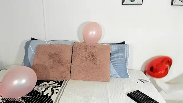 Snapshot of Maia_W10 chatting on 17, 3, 2025 Maia W10 online show from 17, 3, 2025