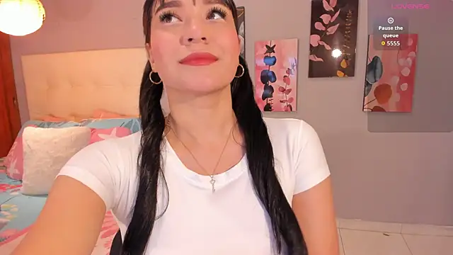 Snapshot of Maia_W10 chatting on 24, 11, 2025 Maia W10 online show from 24, 11, 2025