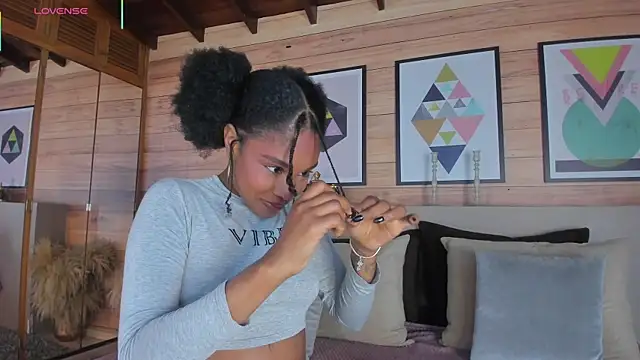 AriaFoster online show from 12, 4, 2026