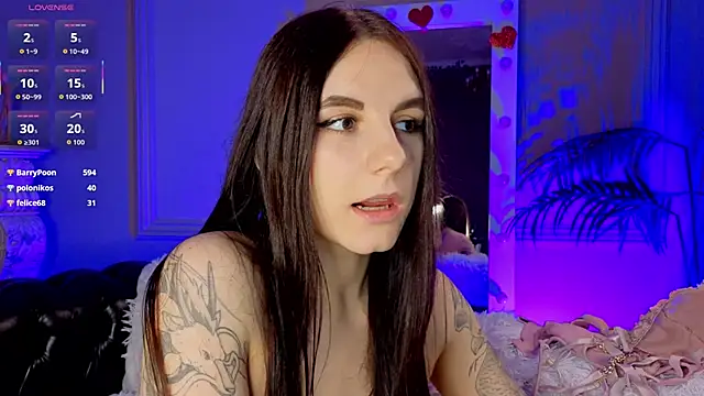 Snapshot of Kelly_Woods chatting on 18, 4, 2026 Kelly Woods online show from 18, 4, 2026