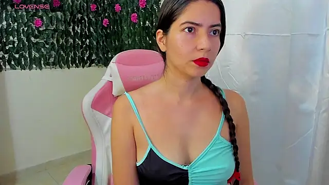 sweetieandjuicyy online show from 23, 9, 2025