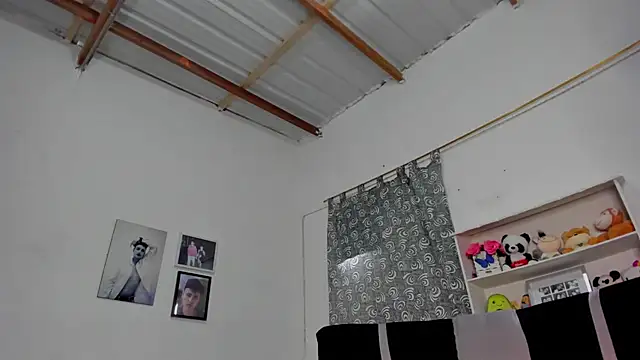 Snapshot of megan_100 chatting on 27, 10, 2025 megan 100 online show from 27, 10, 2025