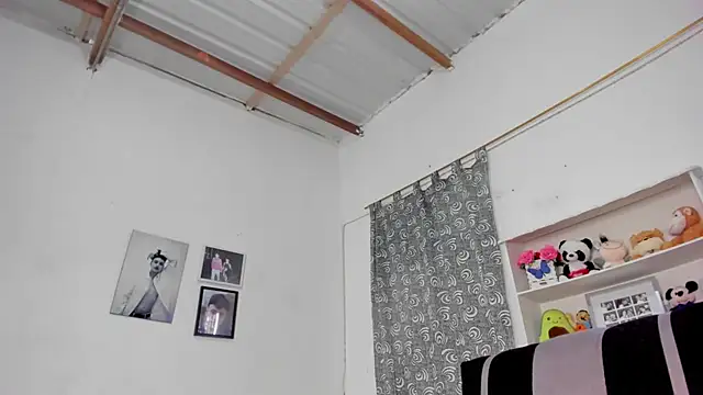 Snapshot of megan_100 chatting on 6, 11, 2025 megan 100 online show from 6, 11, 2025