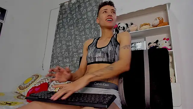 Snapshot of megan_100 chatting on 9, 11, 2025 megan 100 online show from 9, 11, 2025