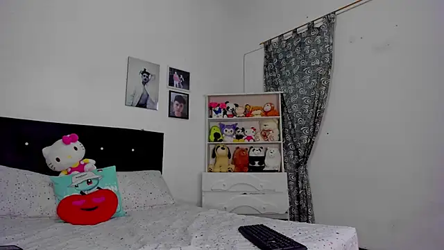 Snapshot of megan_100 chatting on 11, 11, 2025 megan 100 online show from 11, 11, 2025