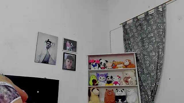 Snapshot of megan_100 chatting on 18, 11, 2025 megan 100 online show from 18, 11, 2025