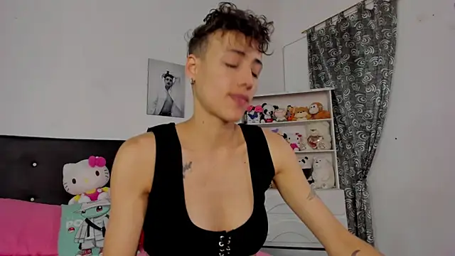 Snapshot of megan_100 chatting on 19, 11, 2025 megan 100 online show from 19, 11, 2025