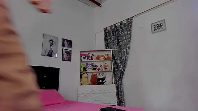 Snapshot of megan_100 chatting on 21, 11, 2025 megan 100 online show from 21, 11, 2025