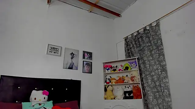 Snapshot of megan_100 chatting on 14, 12, 2025 megan 100 online show from 14, 12, 2025