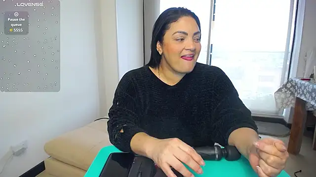 Snapshot of 911Calling chatting on 16, 11, 2025 911Calling online show from 16, 11, 2025