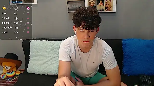 Snapshot of Angelo-cianuro- chatting on 4, 12, 2024 Angelo-cianuro- online show from 4, 12, 2024