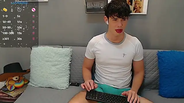 Snapshot of Angelo-cianuro- chatting on 15, 12, 2024 Angelo-cianuro- online show from 15, 12, 2024