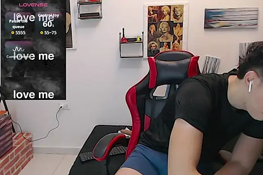 Snapshot of Angelo-cianuro- chatting on 8, 10, 2025 Angelo-cianuro- online show from 8, 10, 2025